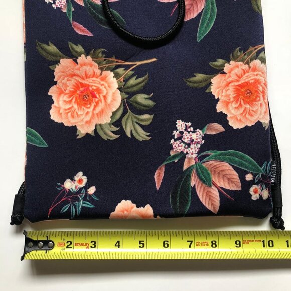 Triangl, Neoprene, floral with Navy blue background backpack/tote/beach/pool bag - Picture 5 of 6
